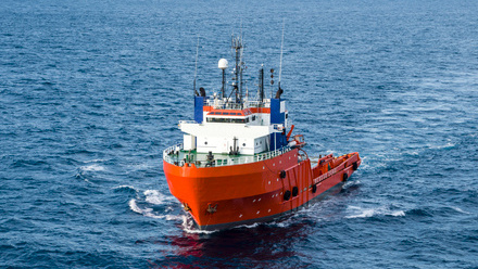 Sea tow in the high sea iStock-952773692.jpg