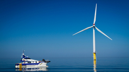 Cleaning up the crew transfer vessels keeping wind turbines turning _NL.jpg