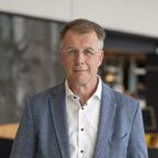 Dr Bas Buchner