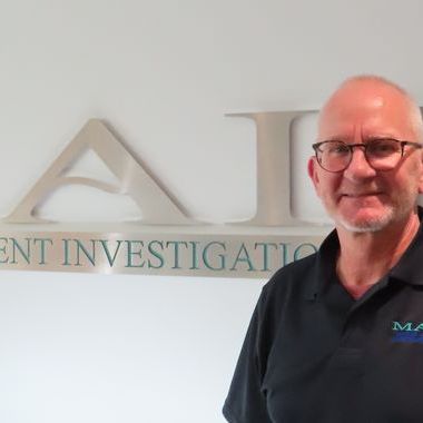 Simon Graves  CEng CMarEng BEng(Hons) PGCert MIMarEST