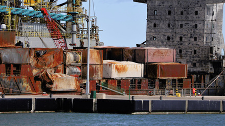 Human watchkeepers under microscope_NL (1).jpg