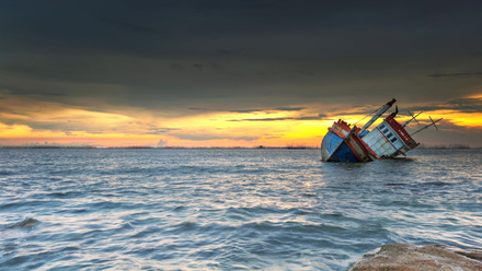 iStock-502383694 sinking ship.jpg