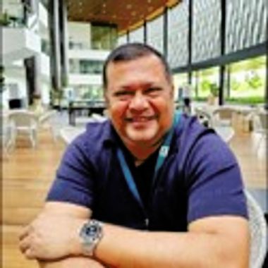 Dr Riaz Khan CEng FIMarEST