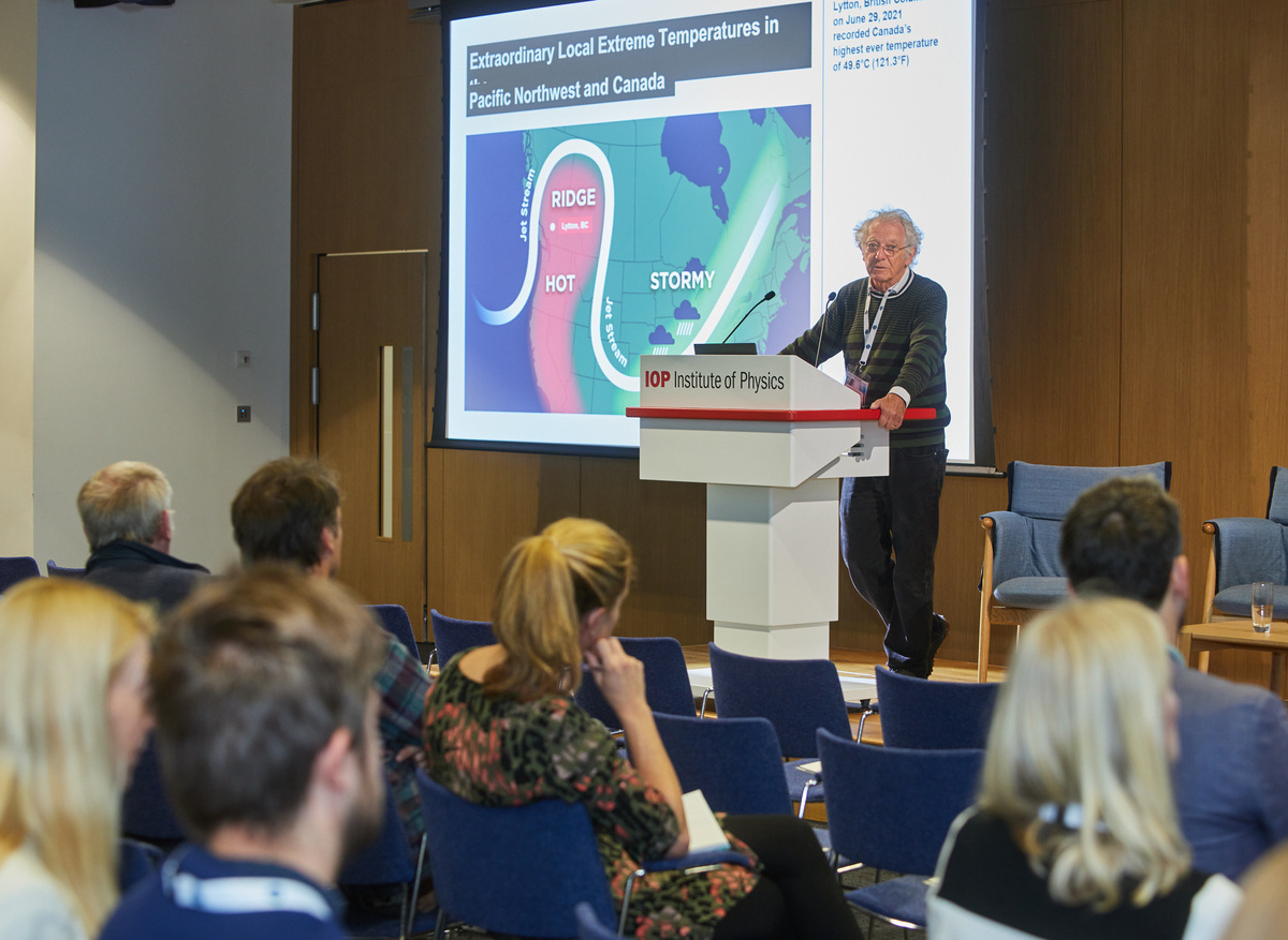 Professor Sir David King gives the keynote address